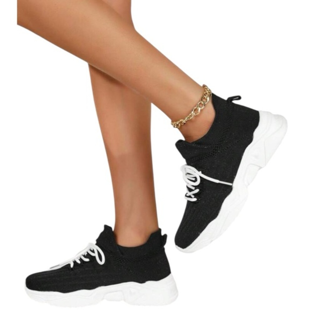 Black Mesh Breathable Casual Lightweight Sneakers w White Speckled Soles Size 9